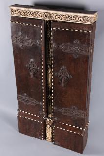 Openwork triptych, 4 registers (ajouré) (Closed)