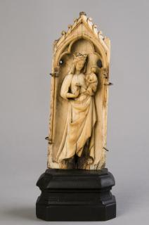 Gabled centre panel (fragment of a polyptych; tabernacle), 1 register (colonnettes) (Front)