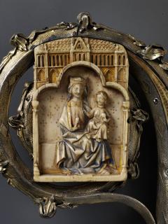 Head of crozier (crosse); double-sided panel, 1 register, 1 trefoil arch across (colonnettes) (Side 1, detail)