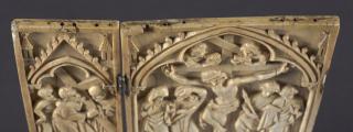 Triptych, 2 registers, with arches (frise d'arcatures) (Top)