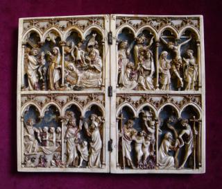 Diptych, 2 registers, 4 arches across (colonnettes; frise d'arcatures) (Front)