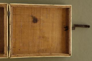 Games box (boite à jeux) (Lid, interior)