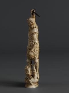 Statuette (Side)