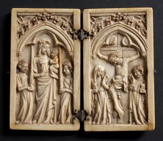 Diptych, 1 register, 1 arch across (plaquettes) (Front)