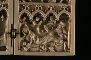 Diptych, 3 registers, 4 arches across (frise d'arcatures; plaquettes; colonnettes) (Front, detail)