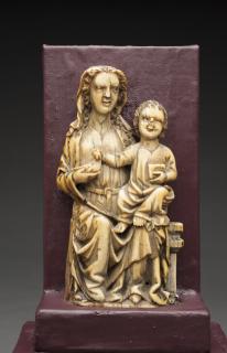 Relief (appliqué) (Front)