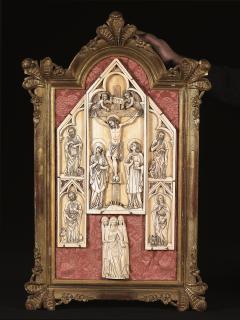 Relief (appliqué) (Front)