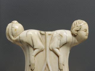 Dagger handle (manche de poignard) (Detail, side 1)