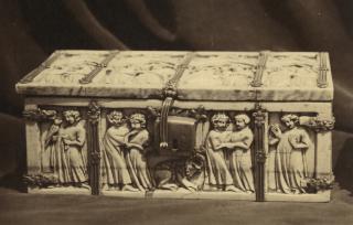 Casket (coffret) (Body, front)