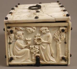 Casket with arches (coffret; frise d'arcatures) (End, left)