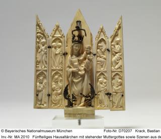 Gabled polyptych, with arches (tabernacle; frise d'arcatures) (Front)