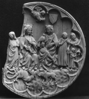 Mirror case, frame of 16 lobes (valve de miroir); known as 'l'Assemblée' (Front)