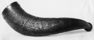 Drinking horn, 3 registers (Side)