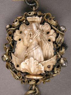 Rosary, 8 beads (chapelet) (Bead 1, side 2)