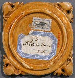 Mirror case (valve de miroir) (Back)