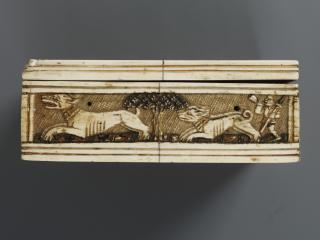 Games box (boite) (End, left)
