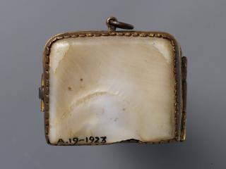 Panel, 1 register (plaquette) (Back)