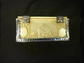 Casket (coffret) (Body, back)