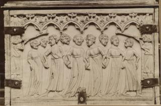 Casket, with arches, quatrefoils, rosettes (coffret; frise d'arcatures; quatre-feuilles) (End, left)