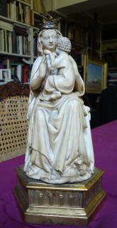 Statuette (Front)