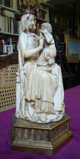 Statuette (Side)