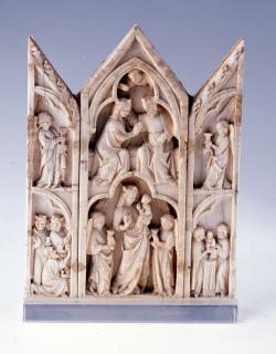 Gabled triptych, 2 registers, 1 arch across (Front)