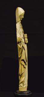 Relief (appliqué) (Side)