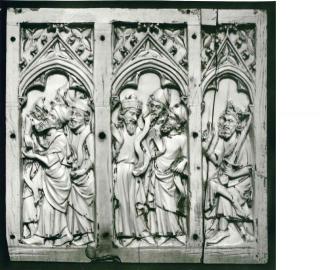 Panel (fragment of a casket; possibly a lid), 1 register, 3 arches across (frise d'arcatures) (Front)