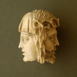 Rosary bead (?), 2 faces (chapelet) (Side)