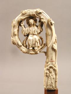 Head of crozier (crosse) (Side 1)