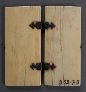Diptych, 1 register, 1 arch across (plaquettes) (Back)