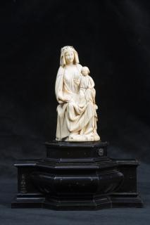 Statuette (Front)
