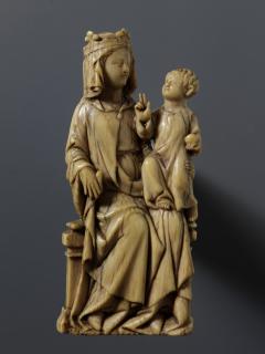 Relief (appliqué) (Front)