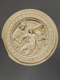 Lid of a pyx (Front)