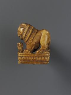 Knife handle (fragment) (Side)