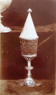 Chalice-shaped reliquary or pyxis (?) (General)