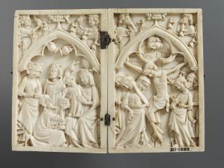 Diptych, 1 register, 1 arch across (frise d'arcatures) (Front)