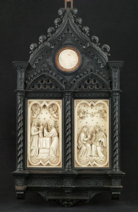 Panels, with quatrefoils (quatre-feuilles) (Front)