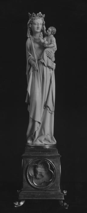 Statuette (Front)