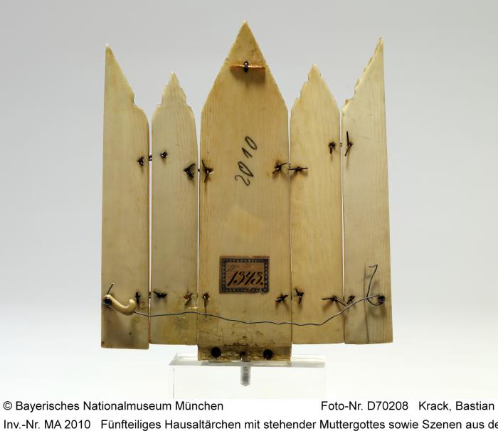 Gabled polyptych, with arches (tabernacle; frise d'arcatures) (Back)