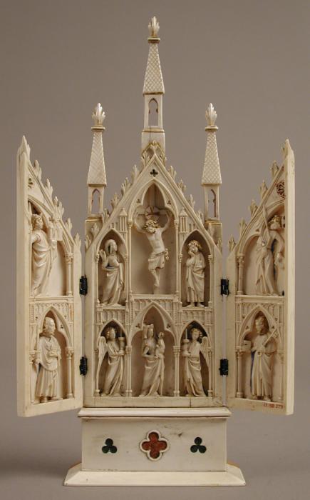 Gabled triptych, 2 registers (colonnettes; frise d'arcatures) (Front, open)