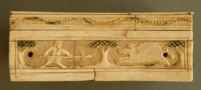 Games box (boite à jeux) (End, left)