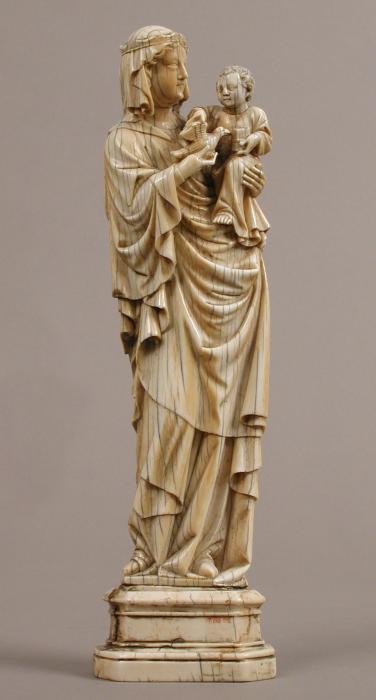 Statuette (Front)