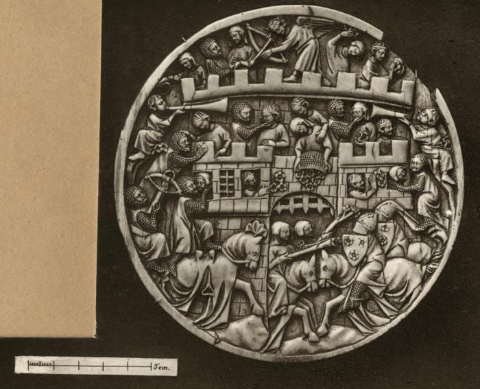 Mirror case (valve de miroir) or lid of a box (Front)