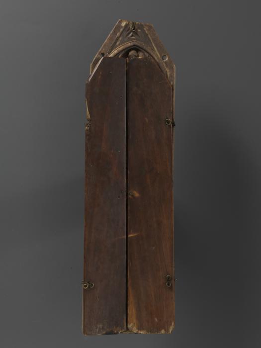 Gabled triptych, 3 registers and 2 registers, 1 arch across (Front, closed)