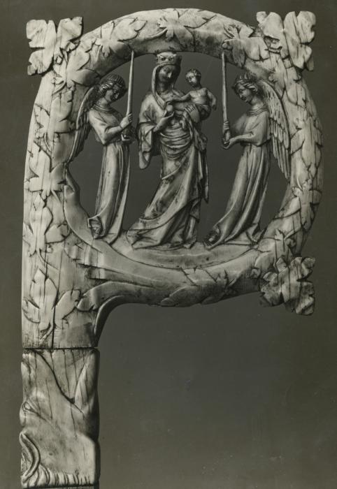 Head of crozier (crosse) (Front)