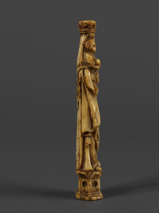 Statuette (Side)