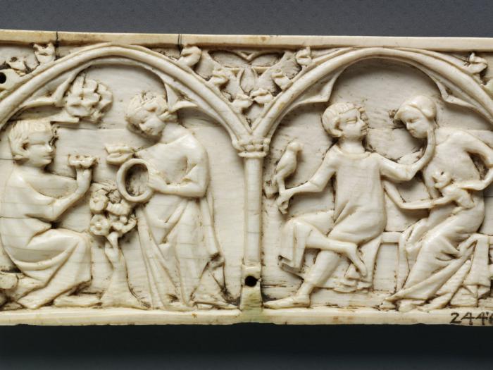 Panel (fragment of a casket), 1 register, 2 arches across (coffret; frise d'arcatures; colonnettes) (Front, detail)