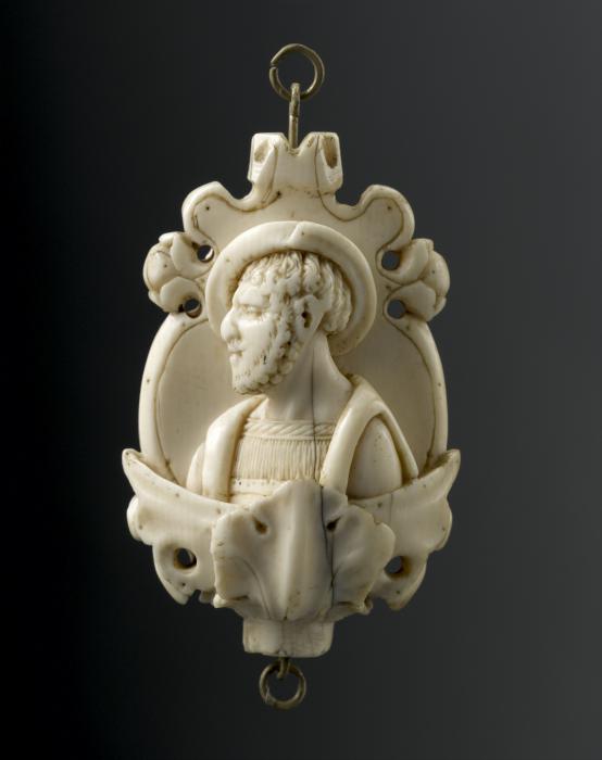 Rosary bead, 2 faces (chapelet) (Side 1)