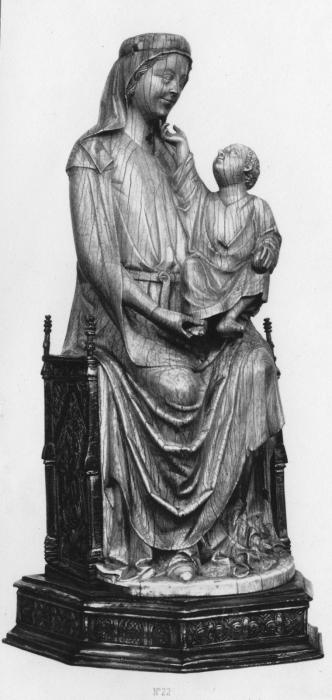 Statuette (Front)